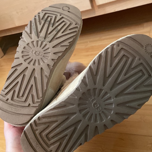 Ugg lavender fog Gita Bow Pom Pom RARE - Picture 5 of 5